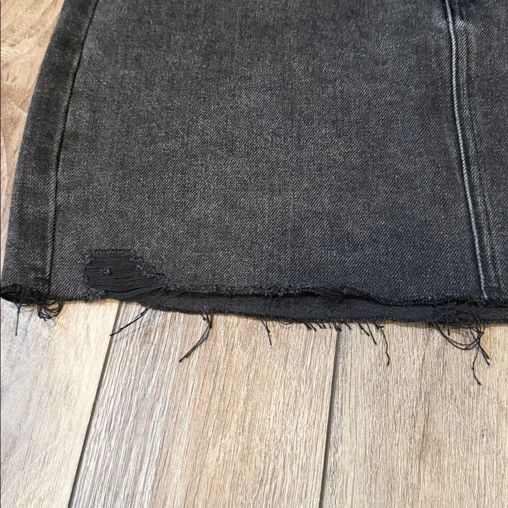 NEW! Blank NYC Black Faux Leather-Trim Mini Skirt Size 28 (6) - Picture 8 of 9